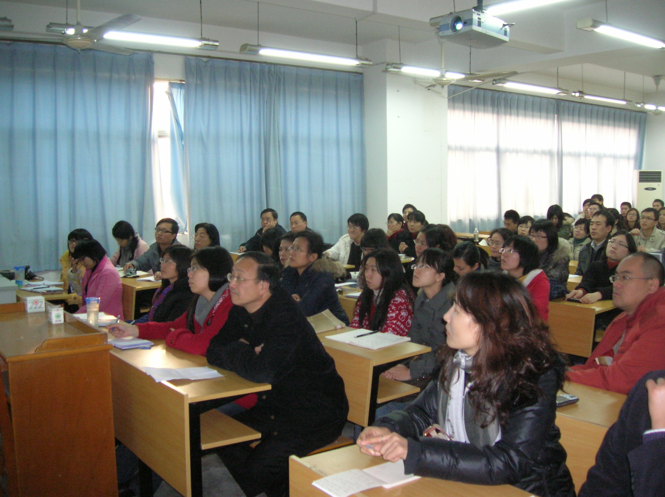 罗选民教授上外讲座 (2).JPG